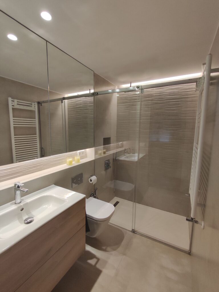 Reforma de wc amb materials moderns